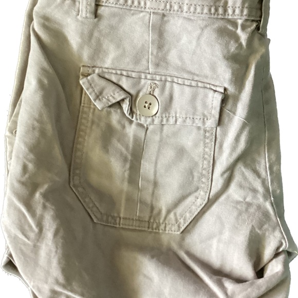 Gap Shorts - Picture 2 of 2